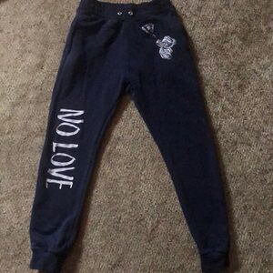 “No Love” sweatpants